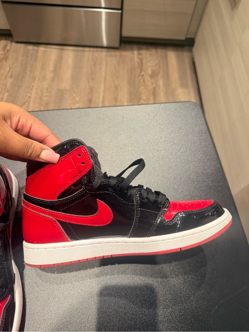 Nike Air Jordan 1 Retro High OG Black & Red Patent - Picture 2 of 11
